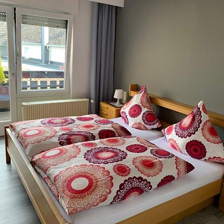 Vina Am Ring Bed and Breakfast Mannebach  Eksteriør billede