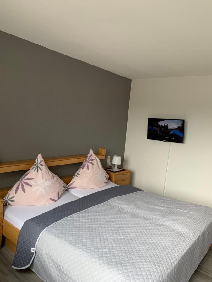Vina Am Ring Bed and Breakfast Mannebach  Eksteriør billede