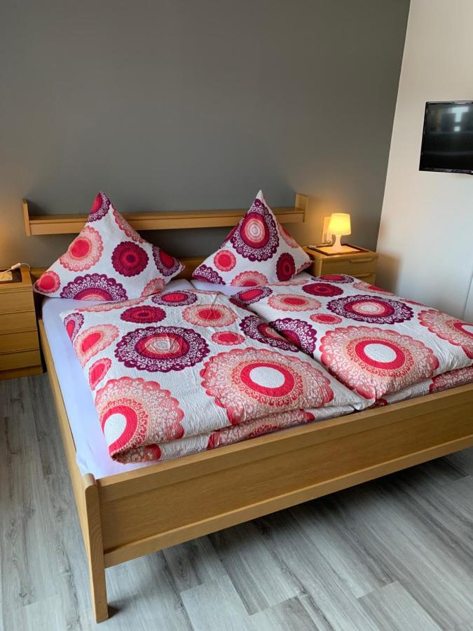 Vina Am Ring Bed and Breakfast Mannebach  Eksteriør billede