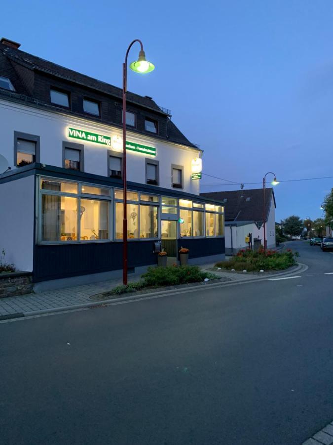 Vina Am Ring Bed and Breakfast Mannebach  Eksteriør billede