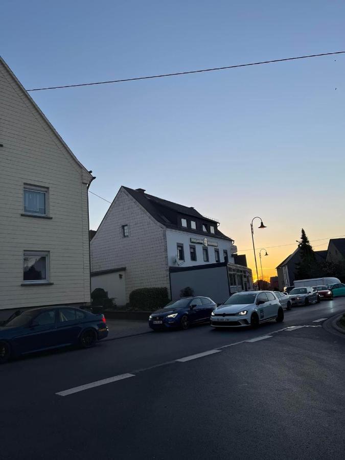 Vina Am Ring Bed and Breakfast Mannebach  Eksteriør billede