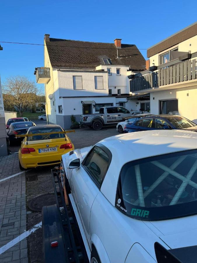 Vina Am Ring Bed and Breakfast Mannebach  Eksteriør billede