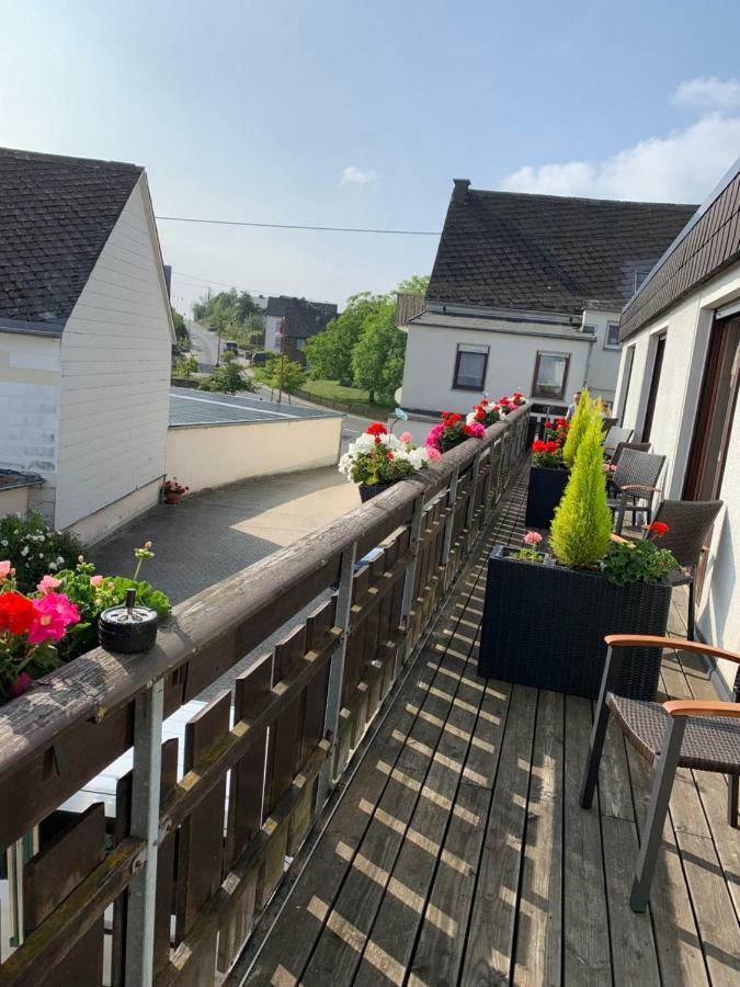 Vina Am Ring Bed and Breakfast Mannebach  Eksteriør billede